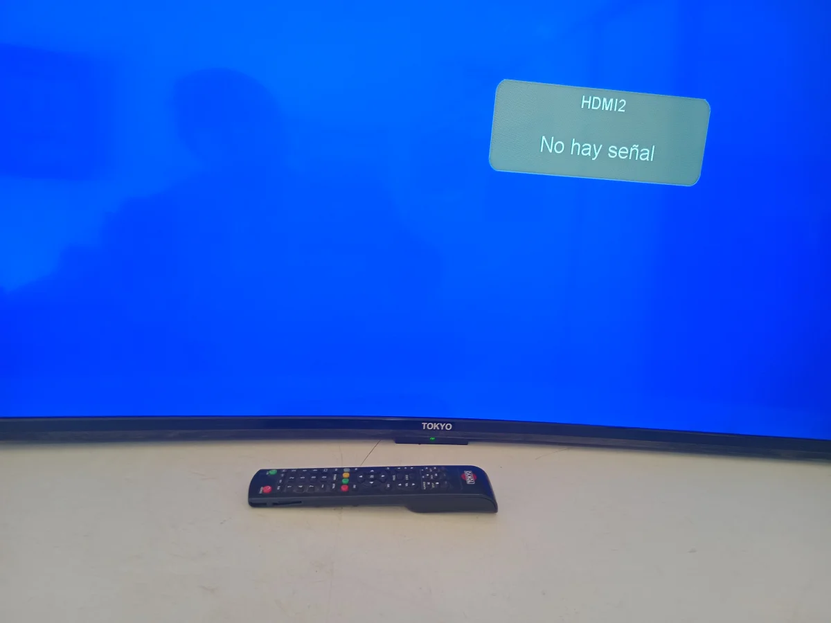 Foto 2 de Televisor Led Convencional De 43 '' Marca Tokyo Modelo Tvtokch43ufhdc Usado En Buen Estado Con Control Sin Caja Acc ControlSoporte