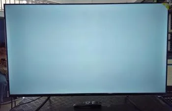 Foto 2 de Televisor Led Smart De 50 '' Marca Tokyo Modelo Tvtokuf50gtv Con Control Usado En Buen Estado Acc Cable PowerPatitas