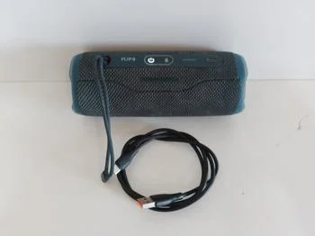 Foto 3 de Speaker Potencia Watts No Tiene Marca Jbl Sin Control Modelo Flip 6 Usado En Buen Estado Sin Caja Acc Cable Tipo C No Original
