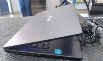 Notebook Marca Asus Modelo E10ka Procesador Celeron Memoria Ram 4 Gb Disco Duro 117 Gb Generacion 4 Acc No Tiene