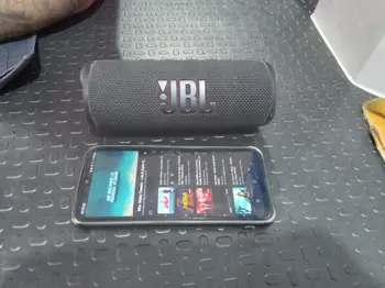 Speaker Potencia Watts : 2 Marca Jbl Sin Control Modelo Flip6 Usado En Buen Estado Sin Caja Acc: S/A