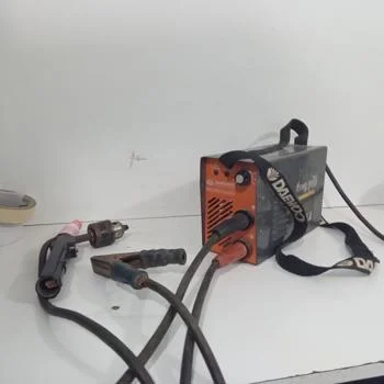 Foto 3 de Soldador Marca Daewoo Modelo Minidw220 Usado En Buen Estado Acc Dos Pinza