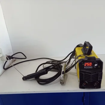 Soldador Marca Dogo Modelo Dogostar 250 Usado En Buen Estado Acc Pinzas Positivo Y Negativo