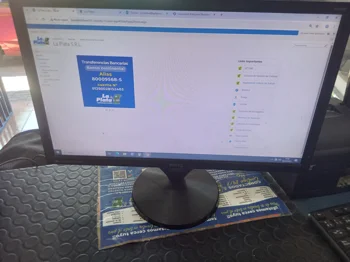 Foto 2 de Monitor P/ Computadora Led Marca Benq De 24 '' Modelo Vl2040 Usado En Buen Estado Acc Cable VgaCable Crrte C/ Transformador