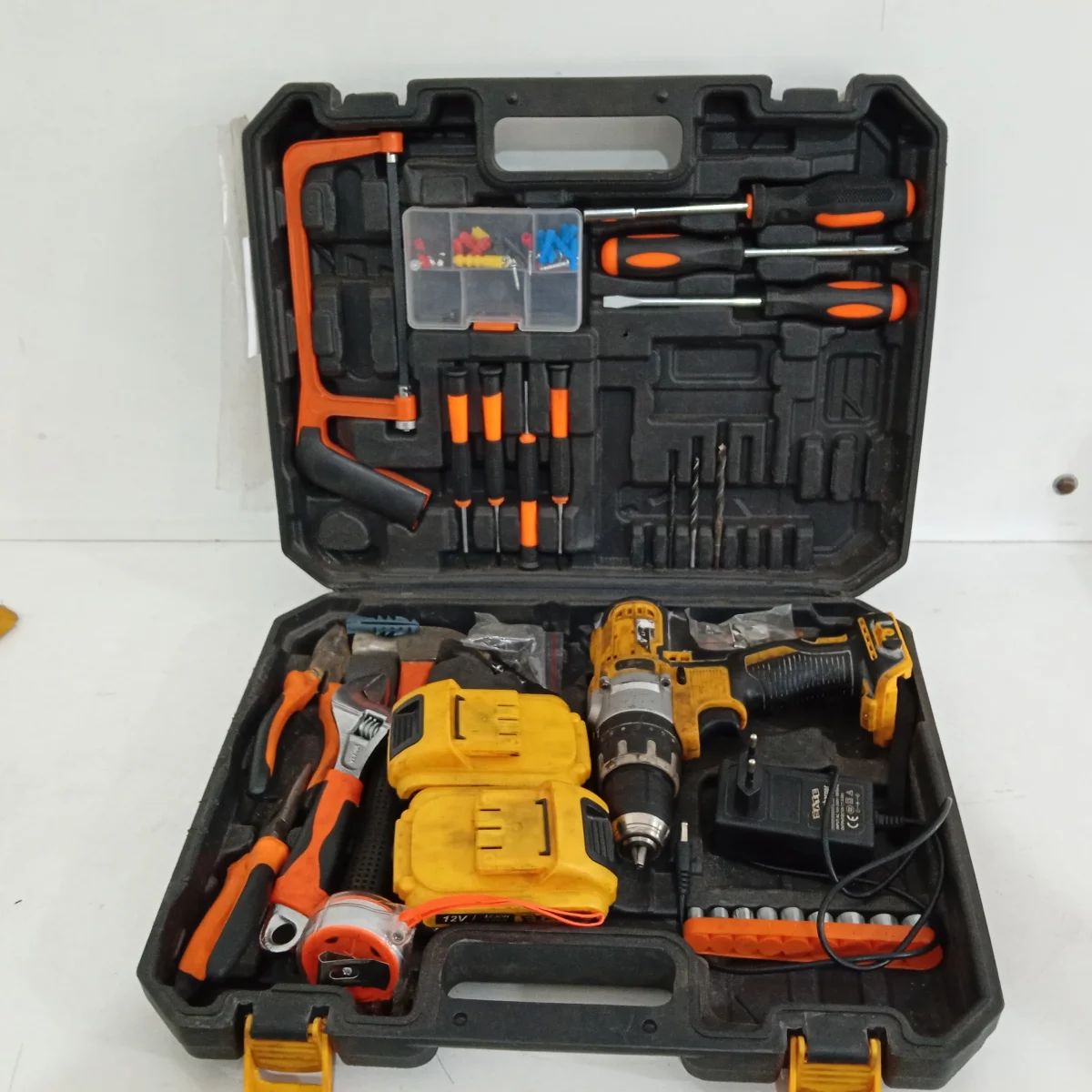 Taladro Marca Sate Modelo A-Tk883 Acc 2 BateriasCargador7 DestornilladoresSierraLlave InglesaMetro2 PinzasPar De Mechas