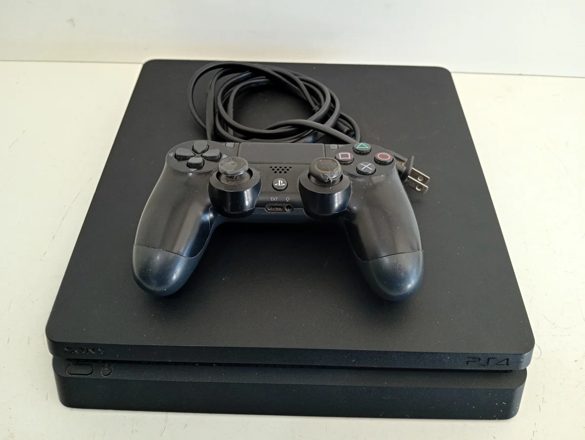 Juego Electronico Ps4 Marca Sony Modelo Cuh2115b Disco Duro 1.000 Gb Con Control Sin Caja Usado En Buen Estado Acc Cable Power