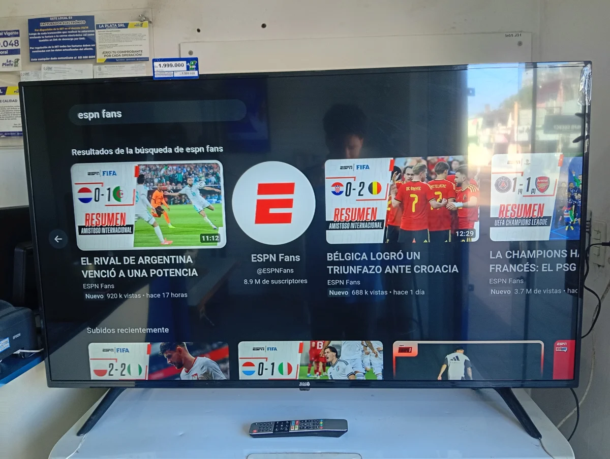 Foto 3 de Televisor Led Smart De 55 '' Marca Jam Modelo Sk55u20 Con Control Usado En Buen Estado Acc Par De Patitas De PedestalCable Corriente