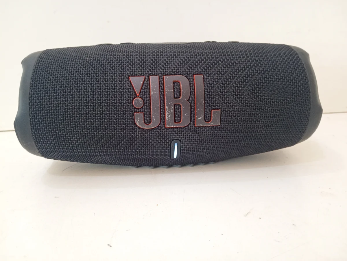 Speaker Potencia Watts No Tiene Marca Jbl Sin Control Modelo Charge 5 Usado En Buen Estado Sin Caja Acc No Tiene