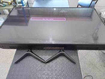 Foto 3 de Televisor Led Convencional De 43 '' Marca Lg Modelo 43lj5000 Usado En Buen Estado Sin Control Sin Caja Acc Con Patitas