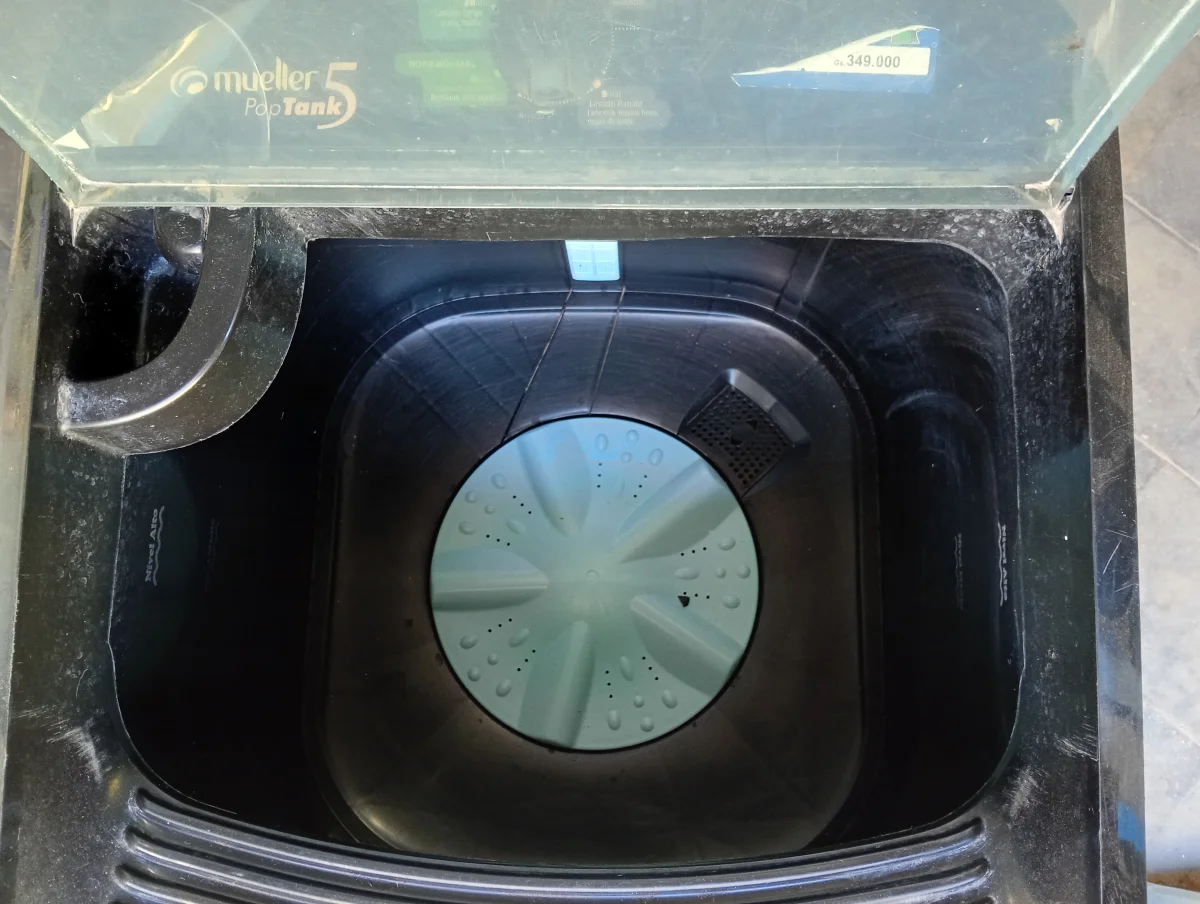 Foto 2 de Lavarropas Cap 5 Kg. Marca Mueller Modelo Pop Tank 5 Usado Con Desgaste Acc Caño De Carga Y Descarga