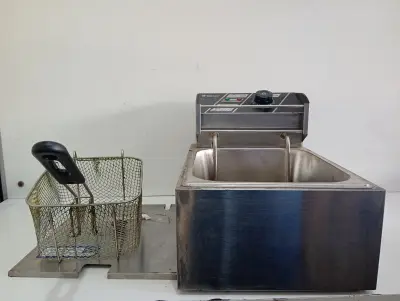 Fritadora Marca Vestax Modelo No Tiene Usado En Buen Estado Acc: No Tiene Comentario: 6 Litros