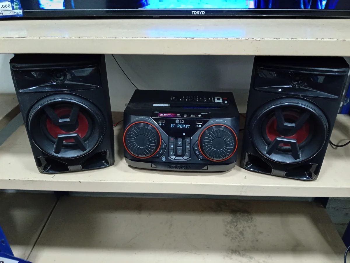 Mini Componente Marca Lg Con Control Modelo Ck43n Usado En Buen Estado Con 2 Parlantes Acc No Tiene