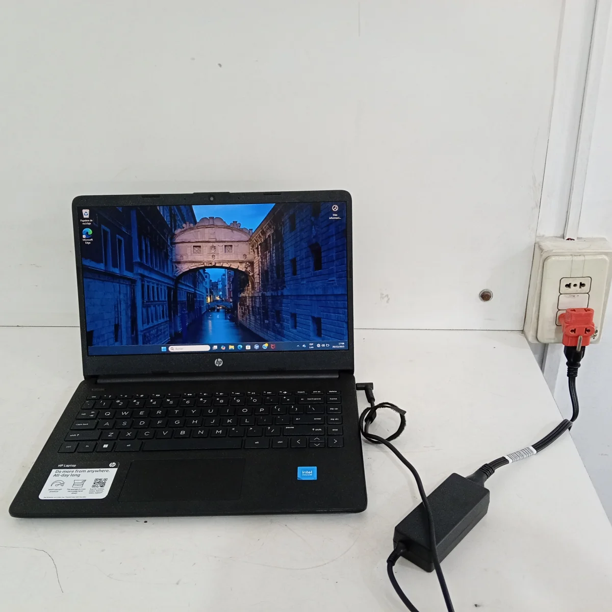 Foto 2 de Notebook Marca Hp Modelo 14-Dq0761dx Procesador Celeron N4120 Memoria Ram 4 Gb Disco Duro 117 Gb Generacion No Tiene Acc Mause De La Marca Havit