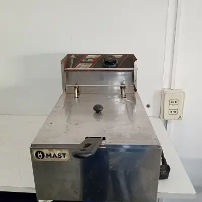 Fritadora Marca Mast Modelo No Tiene Usado En Buen Estado Acc Canasta Tapa
