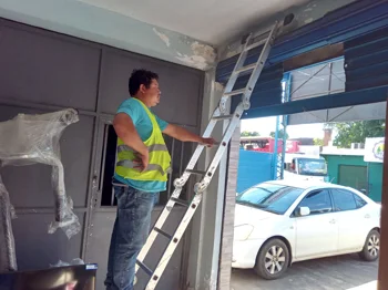 Foto 3 de Escalera Marca No Tiene Altura 4 M Cap 150 Kg. Usado Con Desgaste Acc 12 Peldaños3.60cm