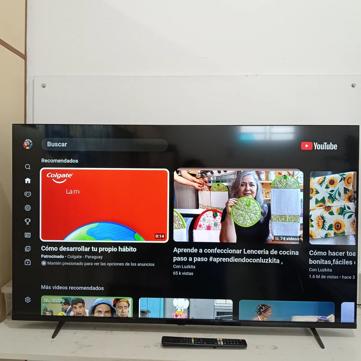 Foto 2 de Televisor Led Smart De 50 '' Marca Jam Modelo Ultraslim-50gfs Con Control Usado En Buen Estado Acc Con Cable Power Y Par De Patitas