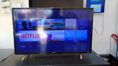 Televisor Led Smart De 32 '' Marca Tokyo Modelo Tokcled32s Con Control Usado En Buen Estado Acc C/Patitas