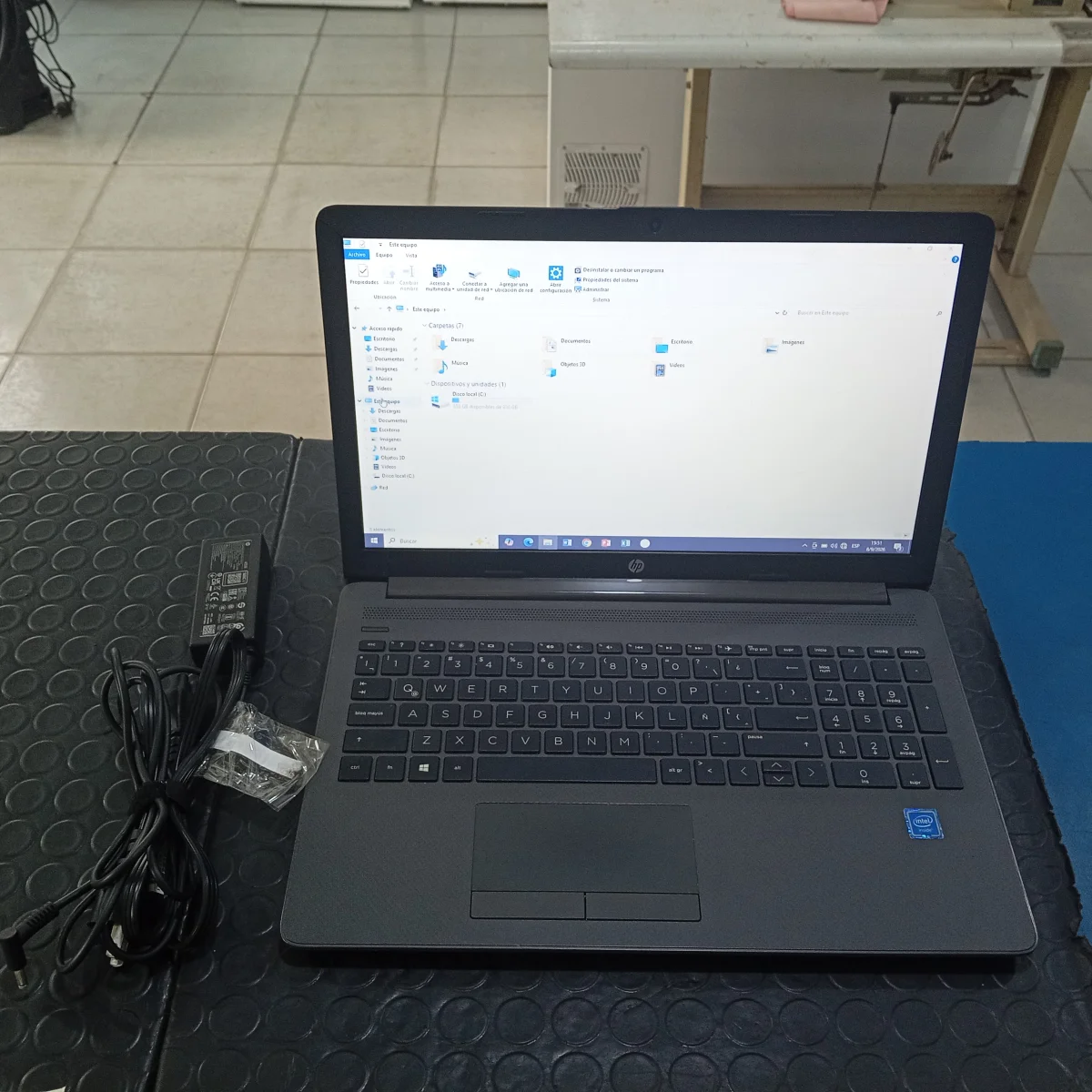 Notebook Marca Hp 15 Modelo Hp 250 G7 Procesador Intel Celeron 1.10ghz Memoria Ram 4 Gb Disco Duro 1.000 Gb Generacion 4 Acc Web CamWifiSalida HdmiTecl Nco