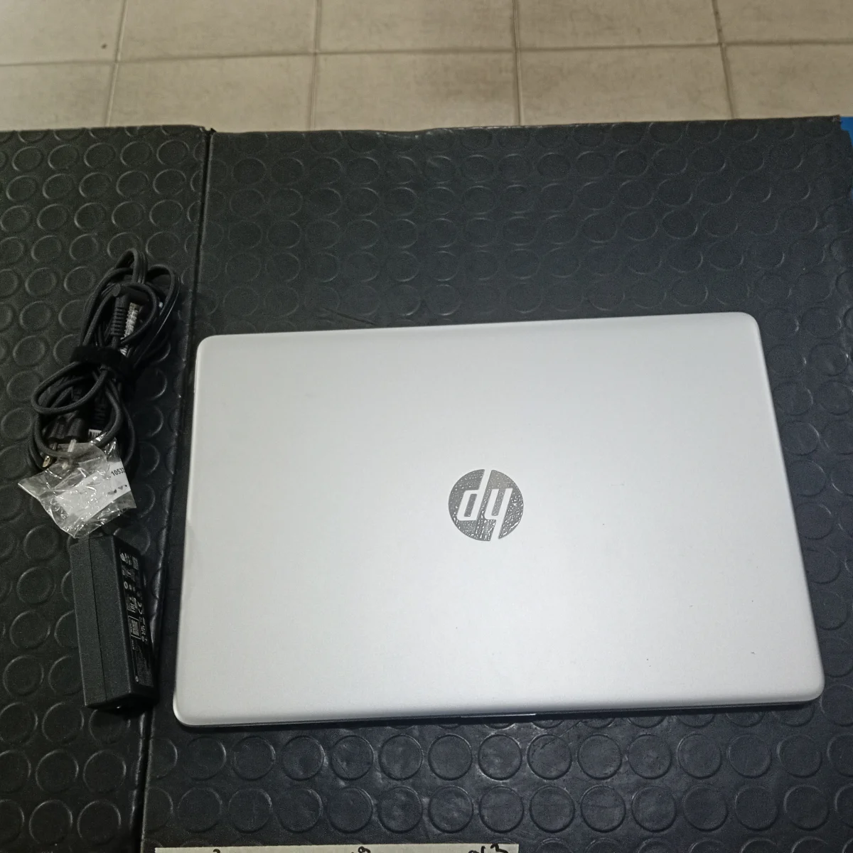 Foto 2 de Notebook Marca Hp Modelo 15dy2035tg Procesador Intel-Core-I311 Memoria Ram 8 Gb Disco Duro 237 Gb Generacion 11 Acc Cargador