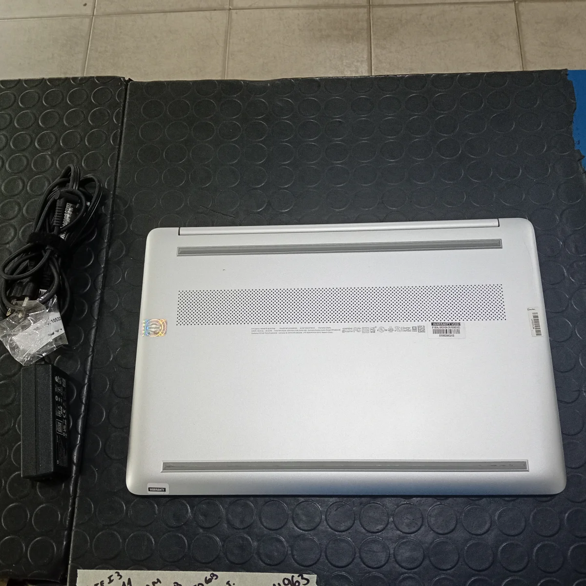 Foto 3 de Notebook Marca Hp Modelo 15dy2035tg Procesador Intel-Core-I311 Memoria Ram 8 Gb Disco Duro 237 Gb Generacion 11 Acc Cargador