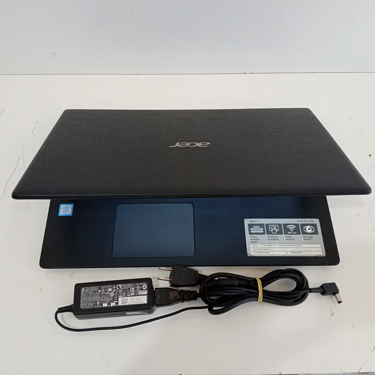 Foto 3 de Notebook Marca Acer Modelo N17q1 Procesador Core I5 Memoria Ram 6 Gb Disco Duro 1.000 Gb Generacion 7 Acc Cargador