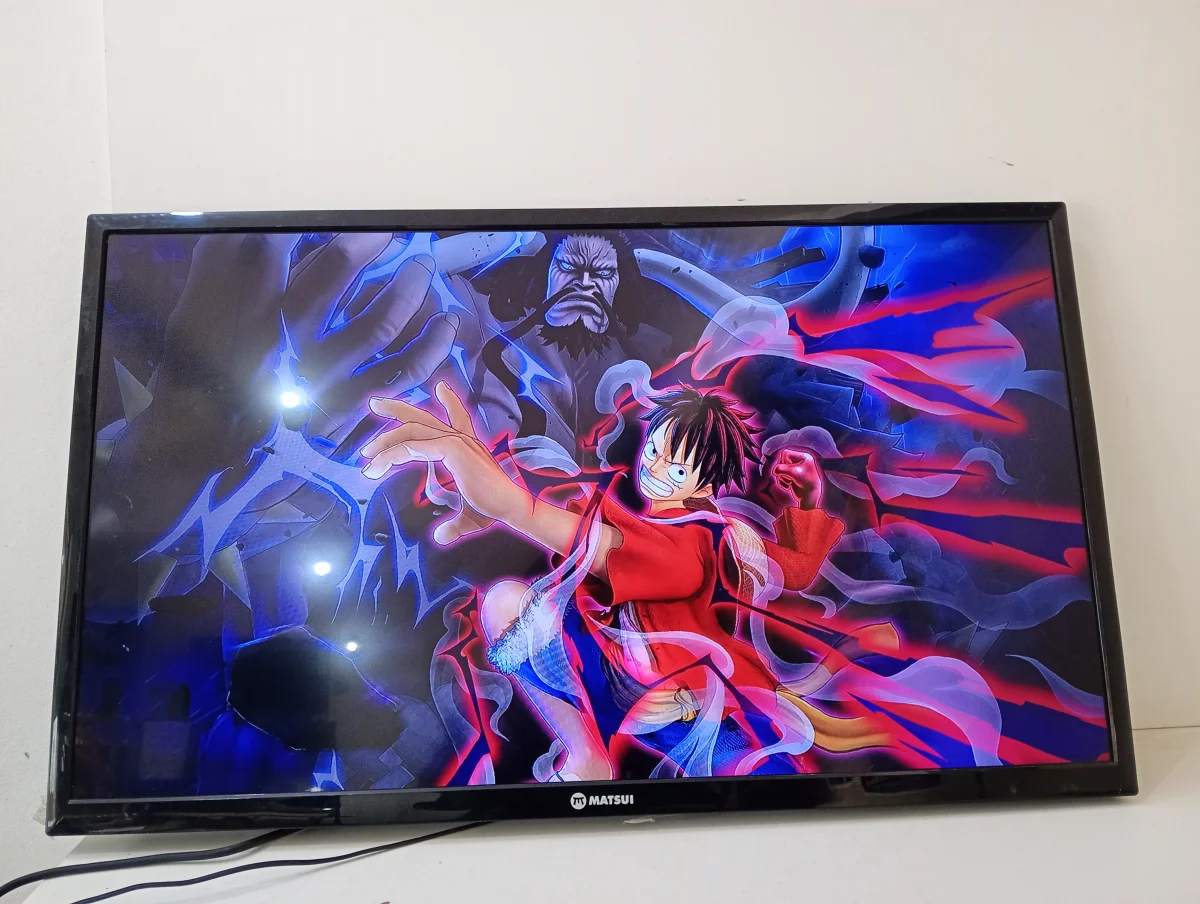 Televisor Led Convencional De 43 '' Marca Matsui Modelo No Tiene Usado En Buen Estado Con Control Con Caja Acc Sin Patitas