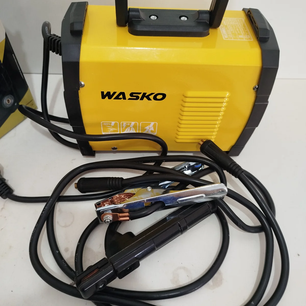 Foto 2 de Soldador Marca Wasco Modelo Wel8200m2x Usado En Buen Estado Acc Caja
