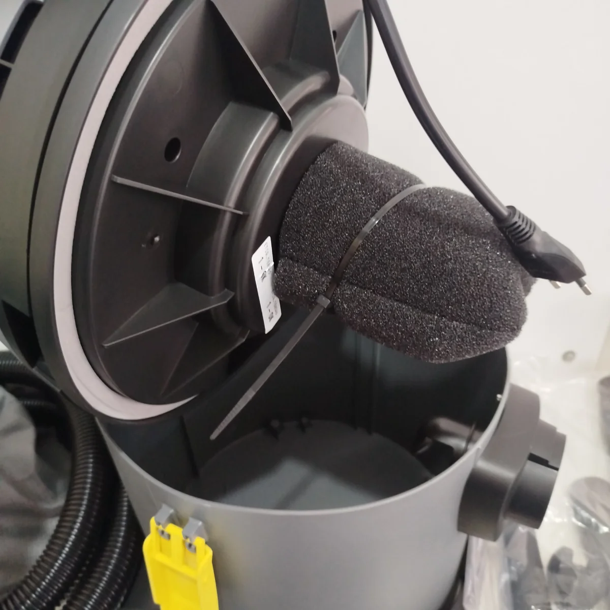 Foto 2 de Aspiradora Marca Karcher Modelo Nt15/1 Nuevo Sin Uso Acc No Tiene
