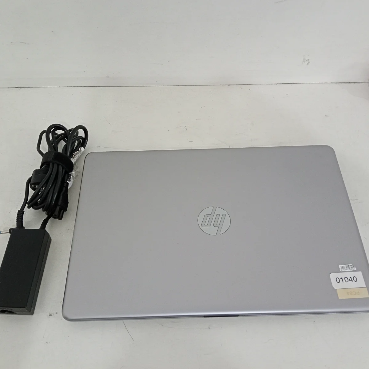 Foto 3 de Notebook Marca Hp Modelo Desktop-T7ajtki Procesador Intel Core Memoria Ram 8 Gb Disco Duro 250 Gb Generacion 7.200 Acc Ent. Usb Hdemi Cd