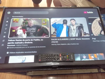 Foto 2 de Televisor Led Smart De 32 '' Marca Aiwa Modelo Aw32b45sm Con Control Usado En Buen Estado Acc No Tiene