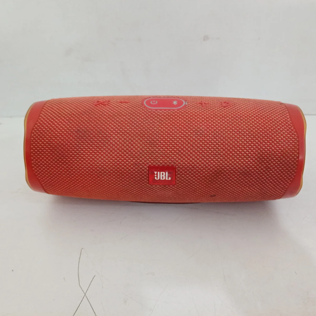 Foto 2 de Speaker Potencia Watts 30 Marca Jbl Sin Control Modelo Charge4 Usado En Buen Estado Sin Caja Acc No Tiene