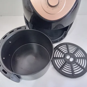 Foto 2 de Fritadora Marca Home Land Modelo No Tiene Usado Con Desgaste Acc No Tiene