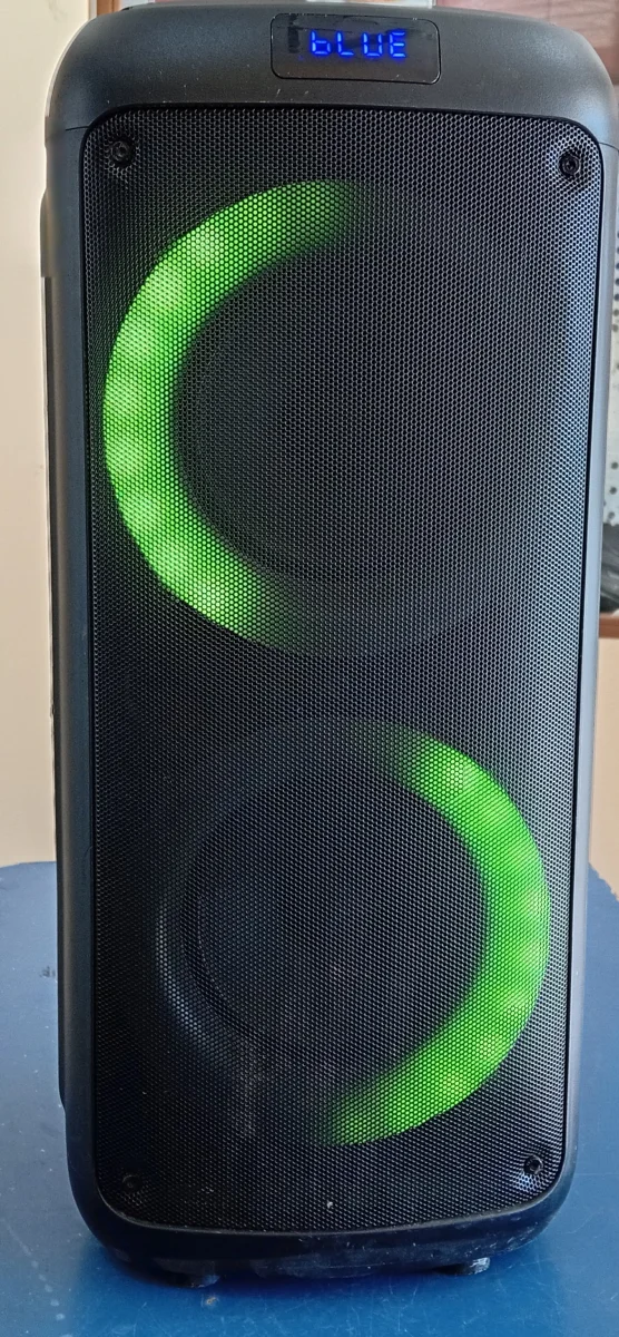 Parlante Portatil Marca Tokyo Modelo Party 14 Slim Usado En Buen Estado Con No Tiene Acc Luces Usb Bt Fm