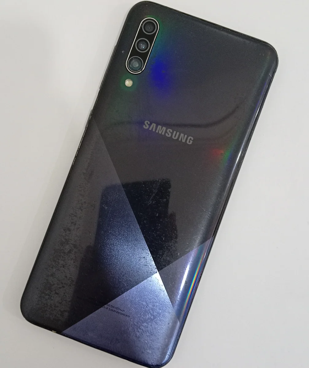 Foto 3 de Celular Marca Samsung Modelo A50 Memoria Ram 4 Gb Almacenamiento Interno 64 Gb Acc Estuche Verde