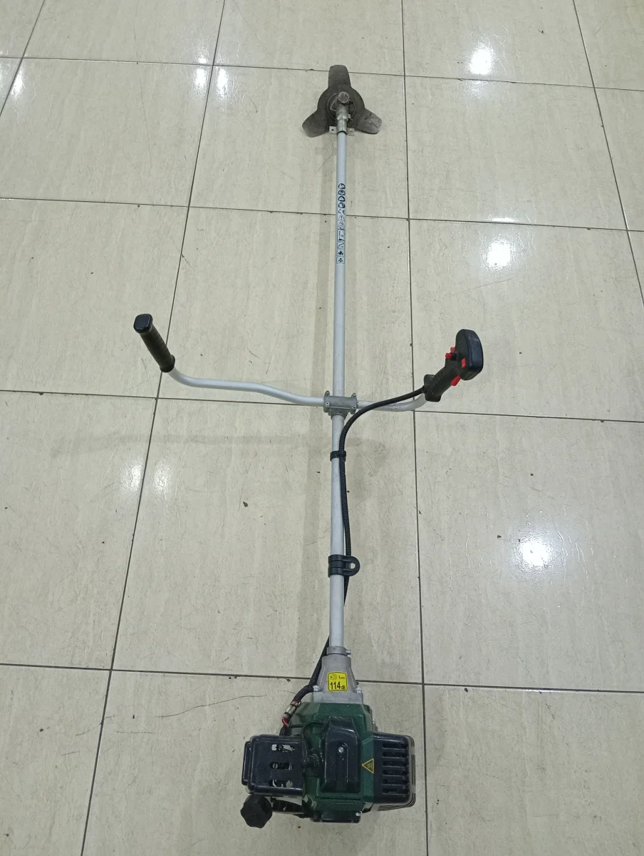 Desmalezadora Marca Jadever Modelo Jadever Usado En Buen Estado Original No Acc Con Cuchilla