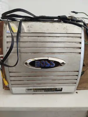 Amplificador De Sonido P/ Automovil Marca Boss Modelo Cx600m Usado En Buen Estado Acc: Dos Fusibles Comentario: De 1200 W
