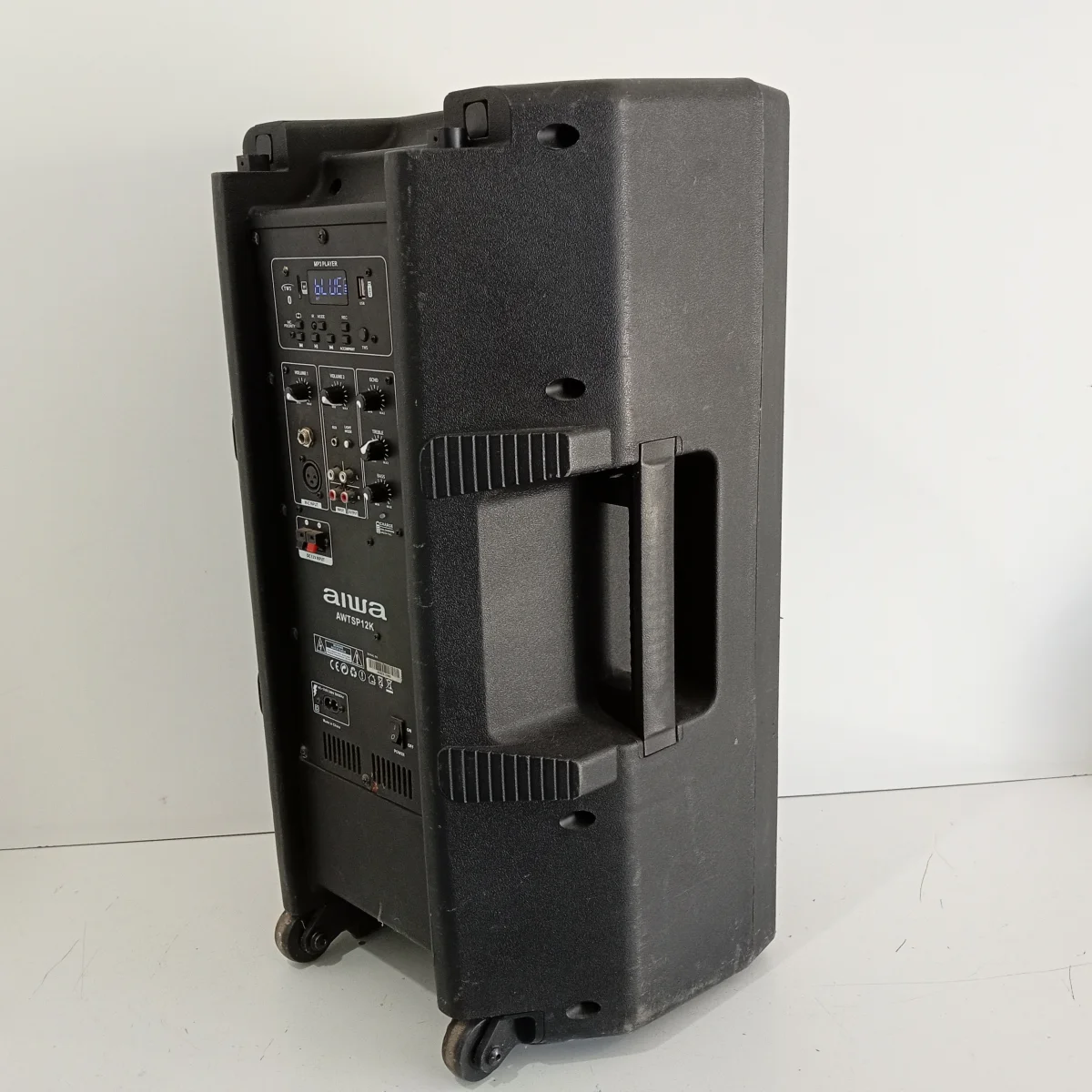 Foto 2 de Caja De Sonido Amplificada Marca Aiwa Modelo Awtsp12k Sin Control Usado En Buen Estado Acc BtFmAuxLuz Led