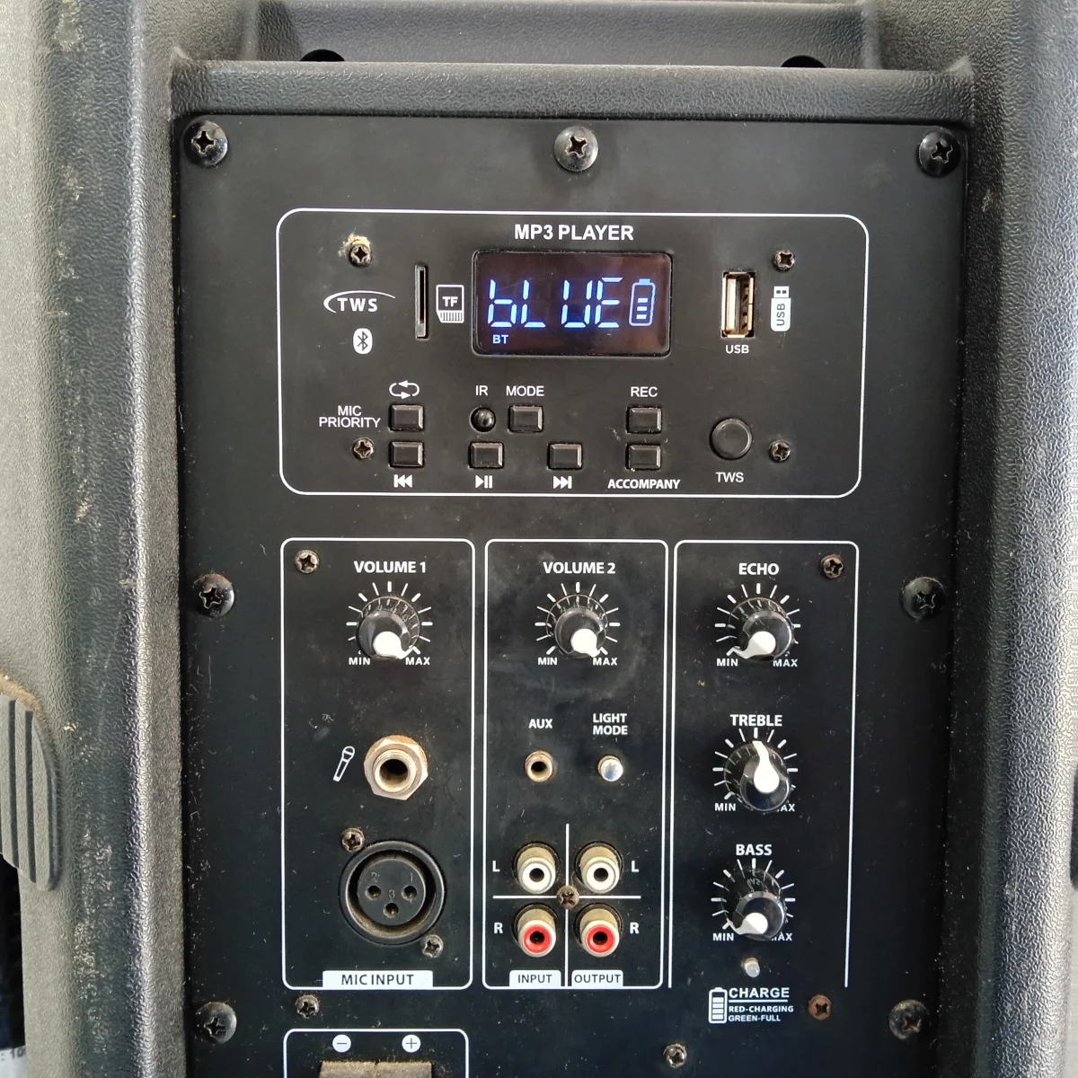 Foto 3 de Caja De Sonido Amplificada Marca Aiwa Modelo Awtsp12k Sin Control Usado En Buen Estado Acc BtFmAuxLuz Led