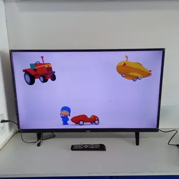 Televisor Led Convencional De 40 '' Marca Fama Modelo Tvf-40e2a Usado Con Desgaste Con Control Sin Caja Acc Par De PatitasCable Corriente