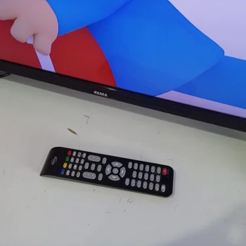 Foto 2 de Televisor Led Convencional De 40 '' Marca Fama Modelo Tvf-40e2a Usado Con Desgaste Con Control Sin Caja Acc Par De PatitasCable Corriente