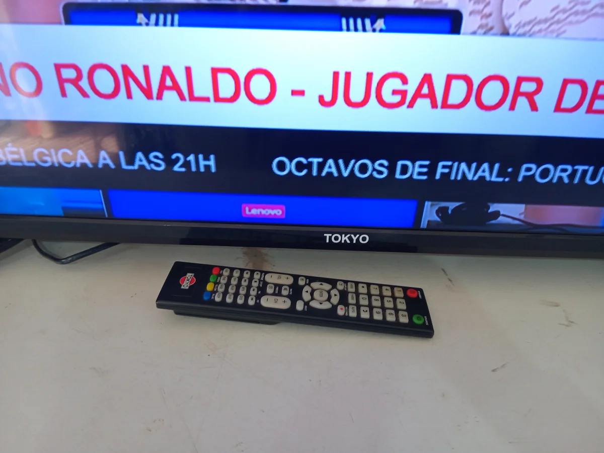 Foto 2 de Televisor Led Convencional De 50 '' Marca Tokyo Modelo Tvtok50ledze9d Usado En Buen Estado Con Control Sin Caja Acc ConntrolPar De Patitas