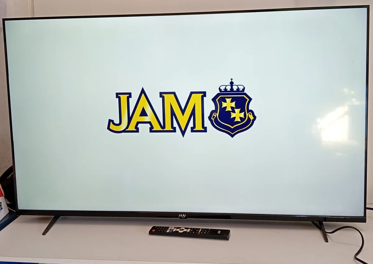 Televisor Led Smart De 50 '' Marca Jam Modelo Ultrasgtm-50gfs Con Control Usado En Buen Estado Acc 2 Patitas