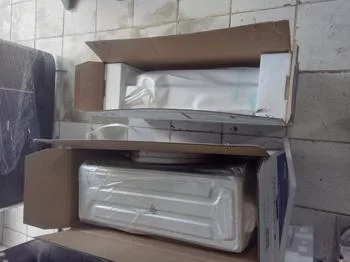 Foto 3 de Aire Acondicionado Tipo Split Marca Jam Potencia Btu 12.000 Con Kit Instalacion Con Control Modelo Jf-12chrn1 Nuevo Sin Uso Con Caja Acc No Tiene