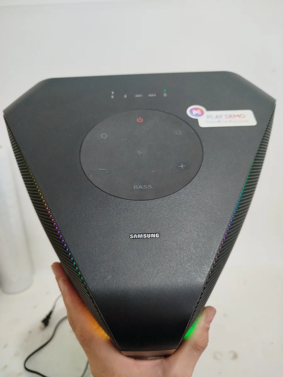 Foto 2 de Caja De Sonido Amplificada Marca Samsung Modelo M-St50b Sin Control Usado En Buen Estado Acc Luces
