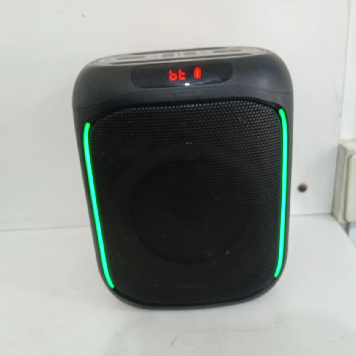 Parlante Portatil Marca Fama Modelo Bx0669a Usado En Buen Estado Con No Tiene Acc No Tiene