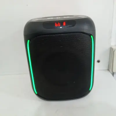 Parlante Portatil Marca Fama Modelo Bx0669a Usado En Buen Estado Con No Tiene Acc No Tiene