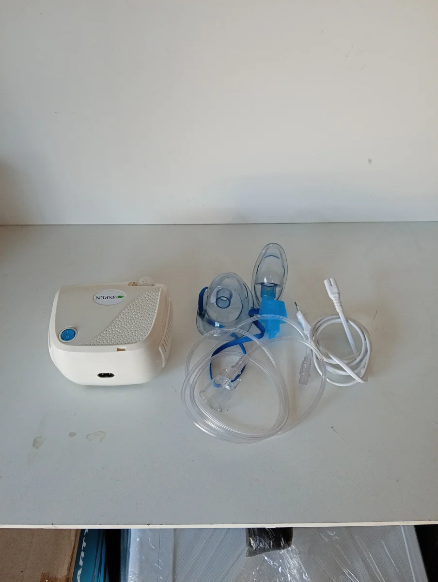 Foto 2 de Nebulizador Marca Aspen Modelo Br-Cn116 Usado En Buen Estado Acc Con 2 Mascarillas Cable Power