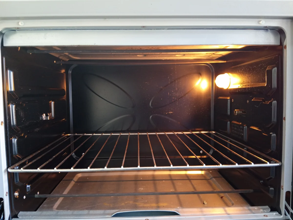 Foto 2 de Horno Marca Fama Litros 60 Modelo Hf-60a Usado En Buen Estado Acc No Tiene