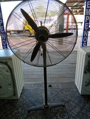 Ventilador 3 Velocidades Marca Tokyo Modelo Tokpii30-D Usado En Buen Estado Acc: No Tiene Comentario: Tipo Industrial
