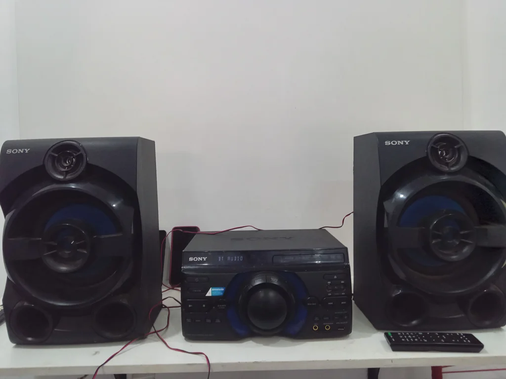 Equipo De Sonido Marca Sony Con Control Modelo Mhc-M40d Usado En Buen Estado Acc No Tiene